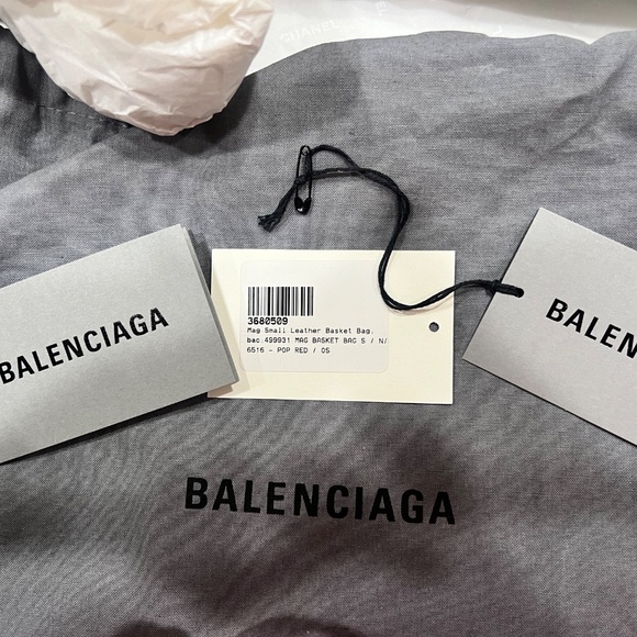 New with Tags Highly Coveted Balenciaga Mag Bag-Red- Send our offer!! - Picture 5 of 9